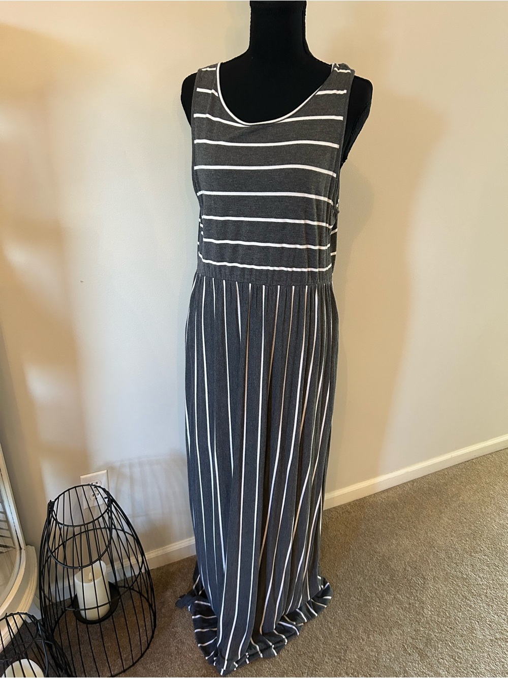 Source Unknown Charcoal & White Striped Sleeveless Maxi Dress